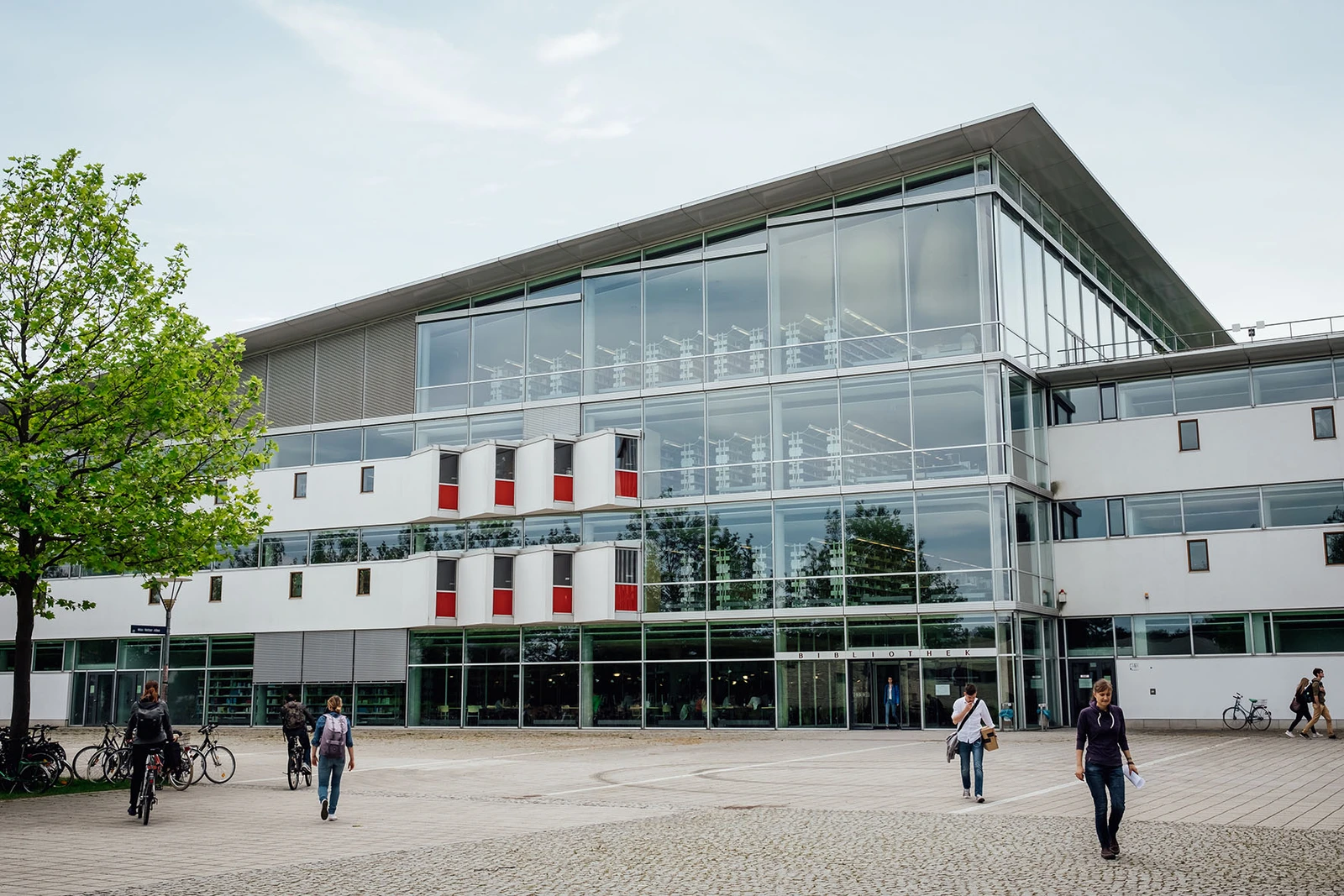 UB Erfurt, Blick von außen