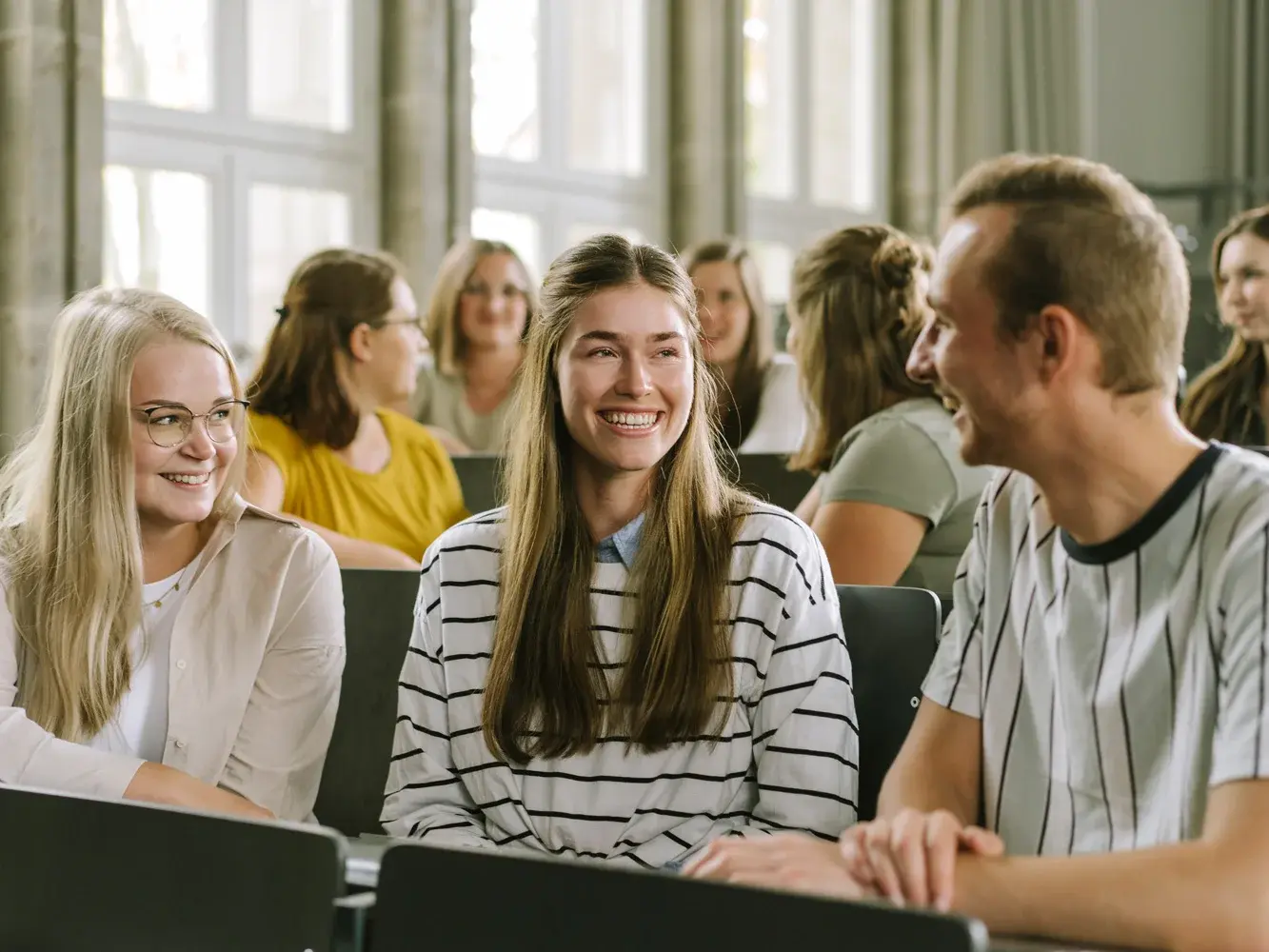 Studierende im Hörsaal 3