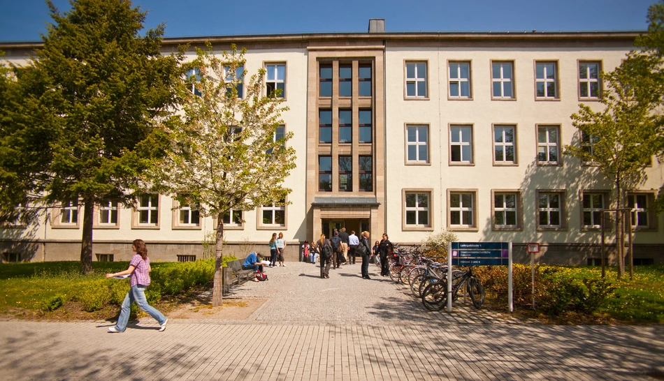 Lehrgebäude C03 auf dem Campus der Universität Erfurt